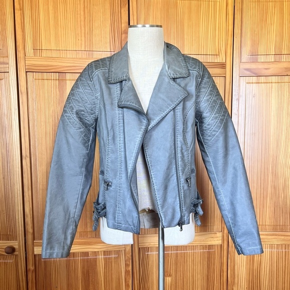 Maurices Large Grey Motorcycle Jacket Faux Leather Edgy BikerCore - Picture 4 of 8